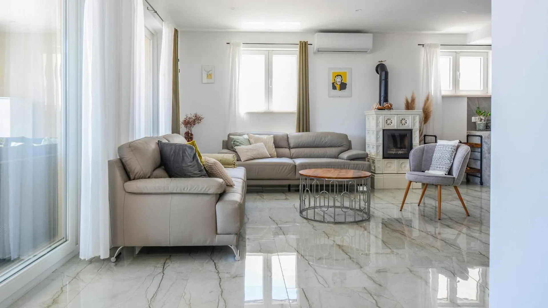Gorgeous Home In Veli Rat With Wifi