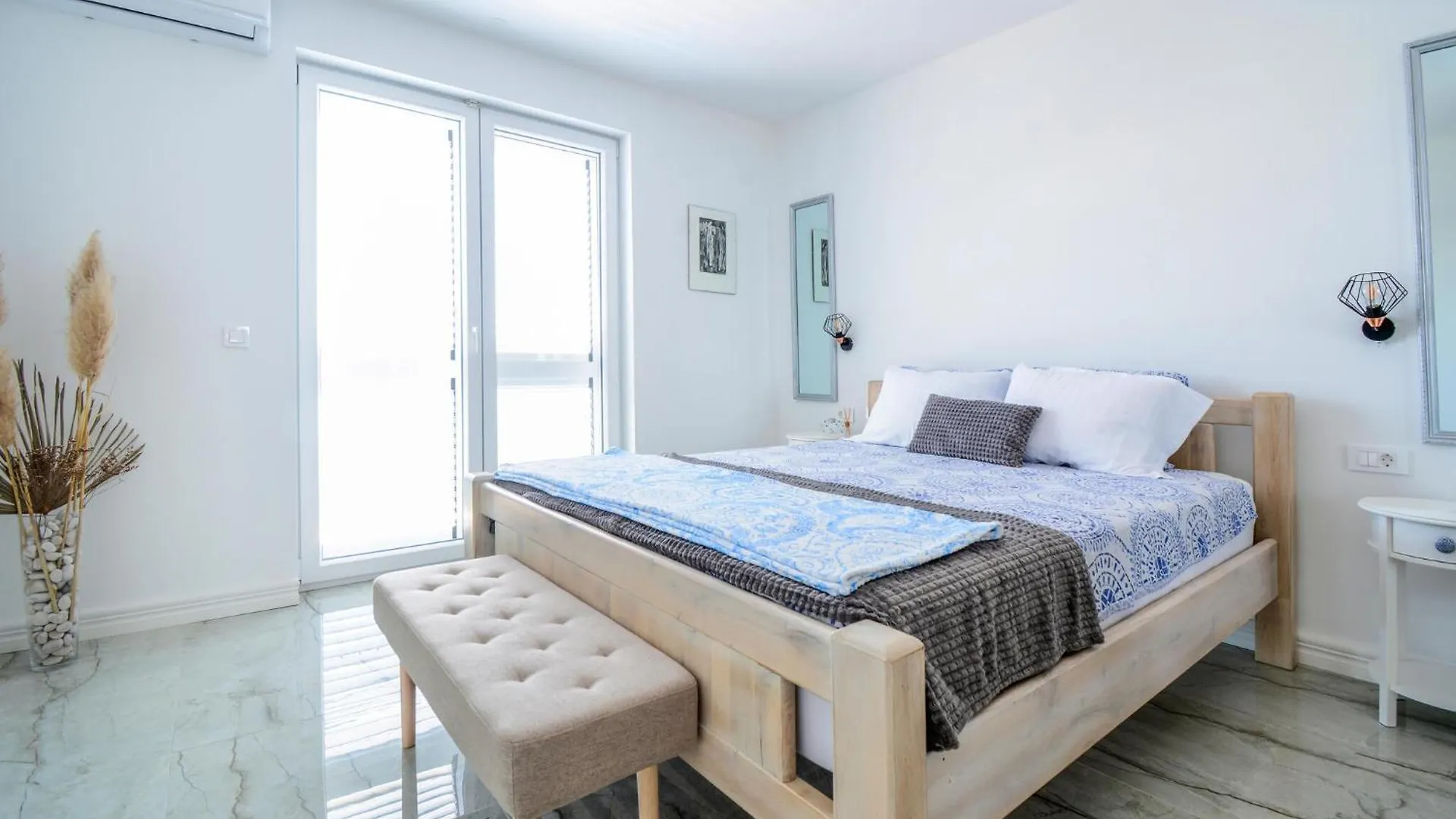 Holiday home Gorgeous Home In Veli Rat With Wifi