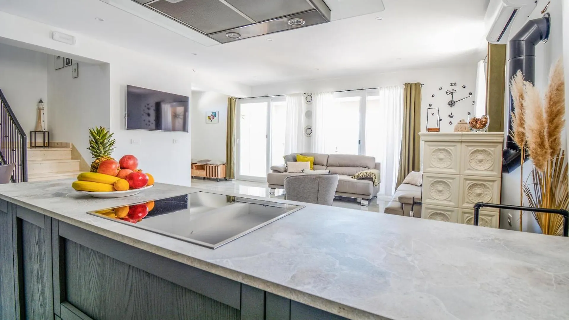 Gorgeous Home In Veli Rat With Wifi Semesterbostad